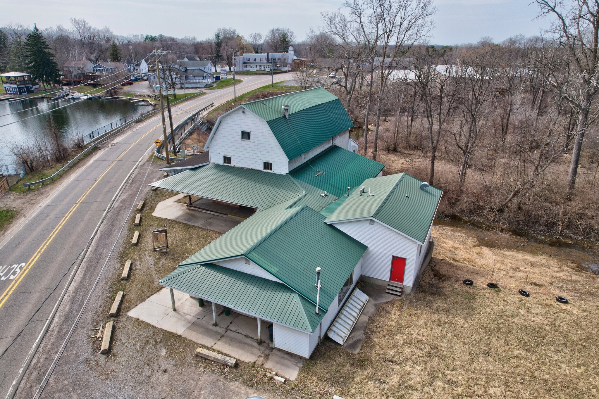 8572 Silver Lake Rd, Linden, MI for Sale