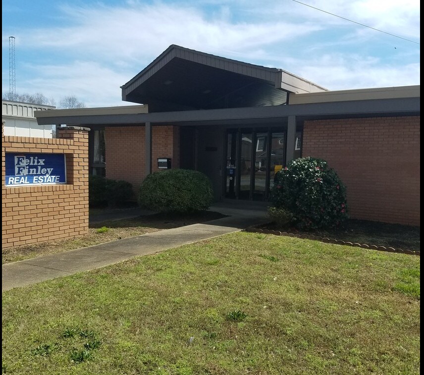 206 E Cedar Rock St, Pickens, SC for Rent