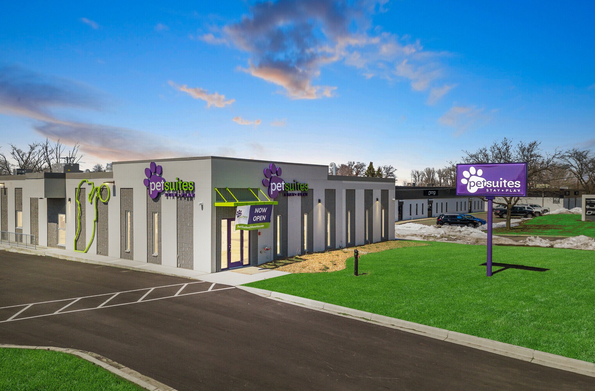 815 Highway 169 Plymouth, MN 55441 Retail Property for Sale on