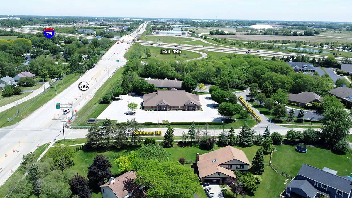28370 Kensington Ln, Perrysburg, OH for Sale