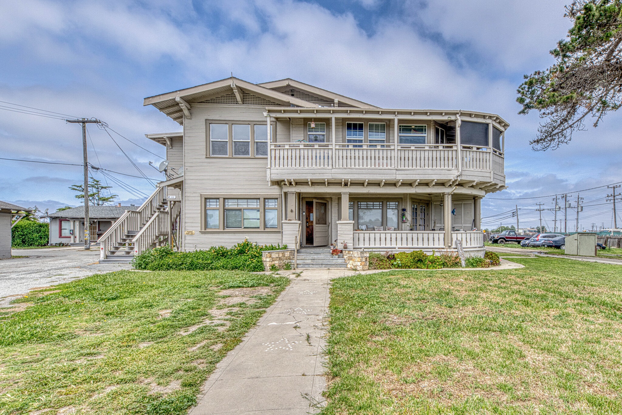 1200 W Market Cir, Salinas, CA for Sale