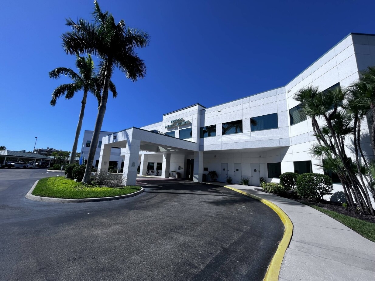 730 Goodlette Rd N, Naples, FL for Rent