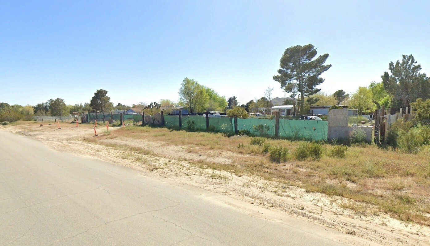 5341 60th St W, Rosamond, CA for Sale