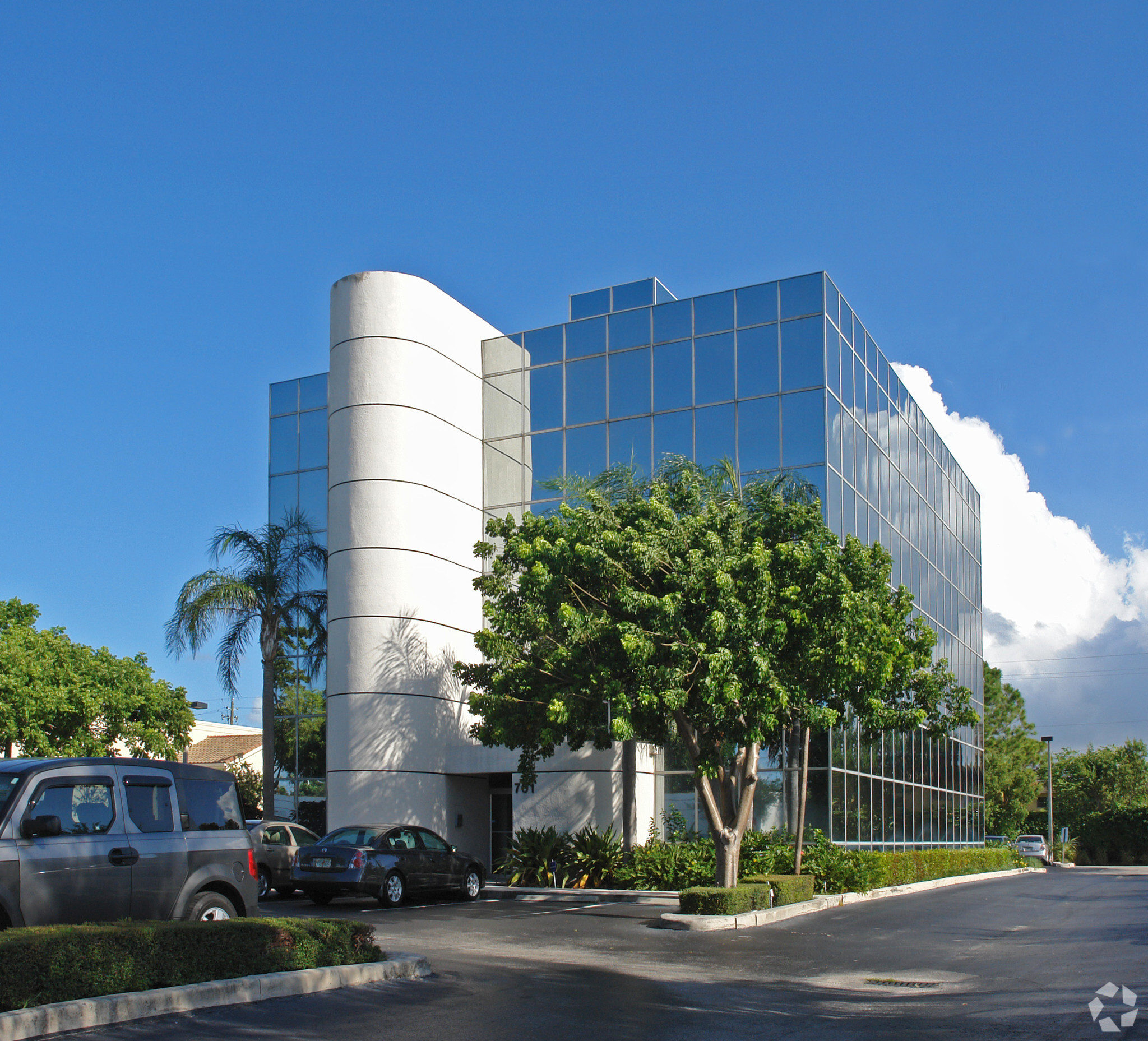 701 E Commercial Blvd, Oakland Park, FL for Sale