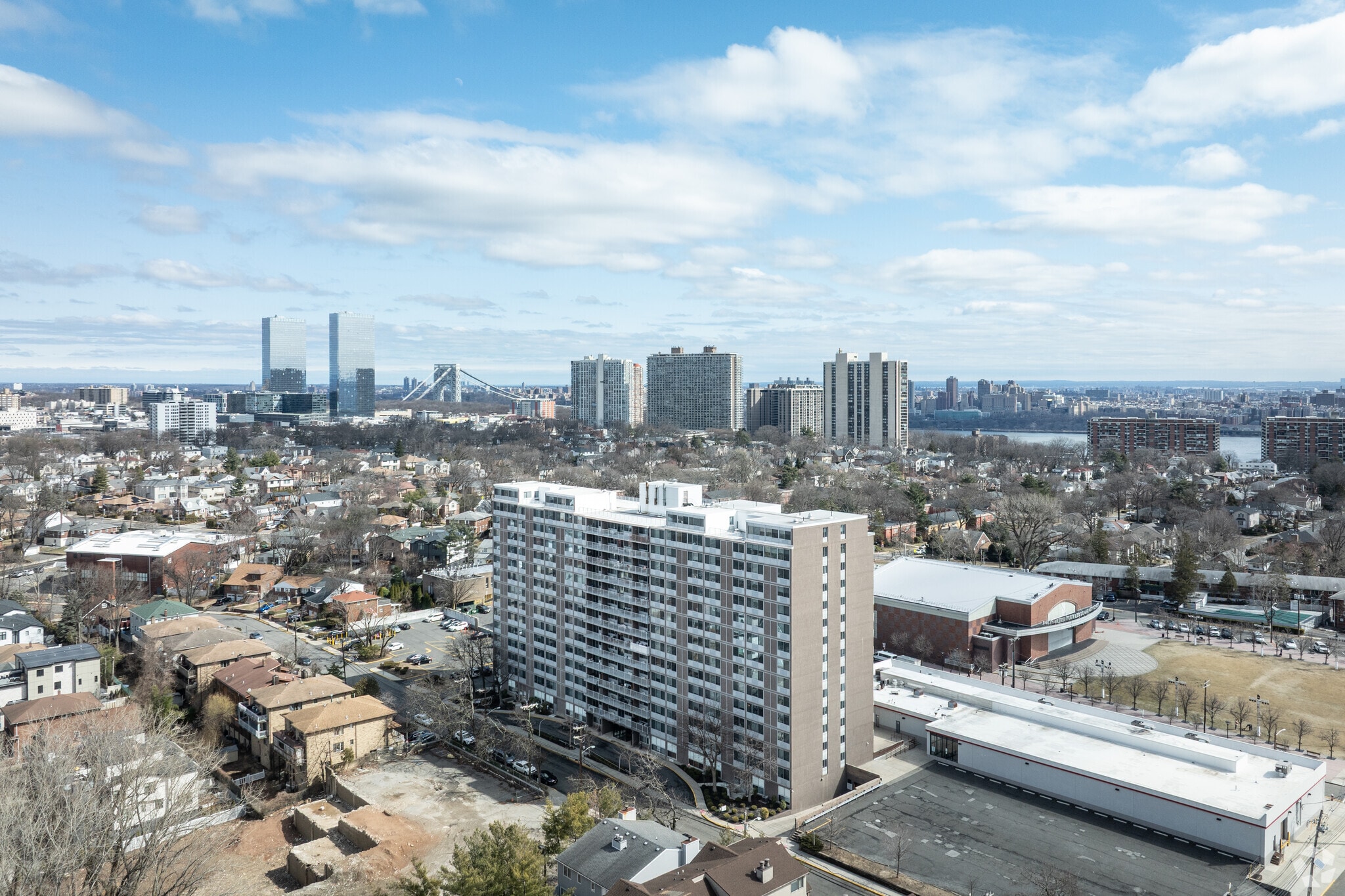 1350 15th St, Fort Lee, NJ for Rent