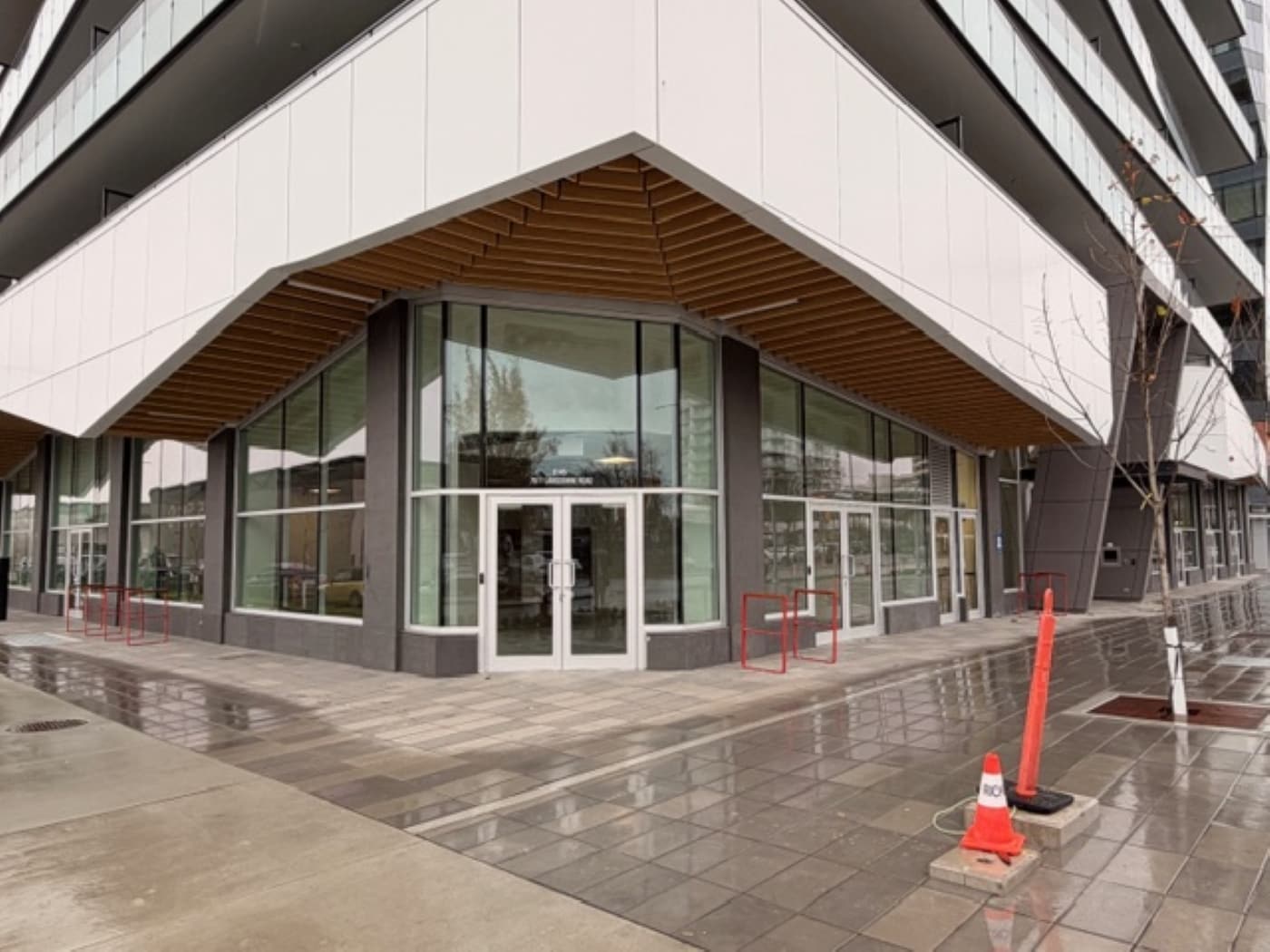 7977 Lansdowne Rd, Richmond, BC for Rent