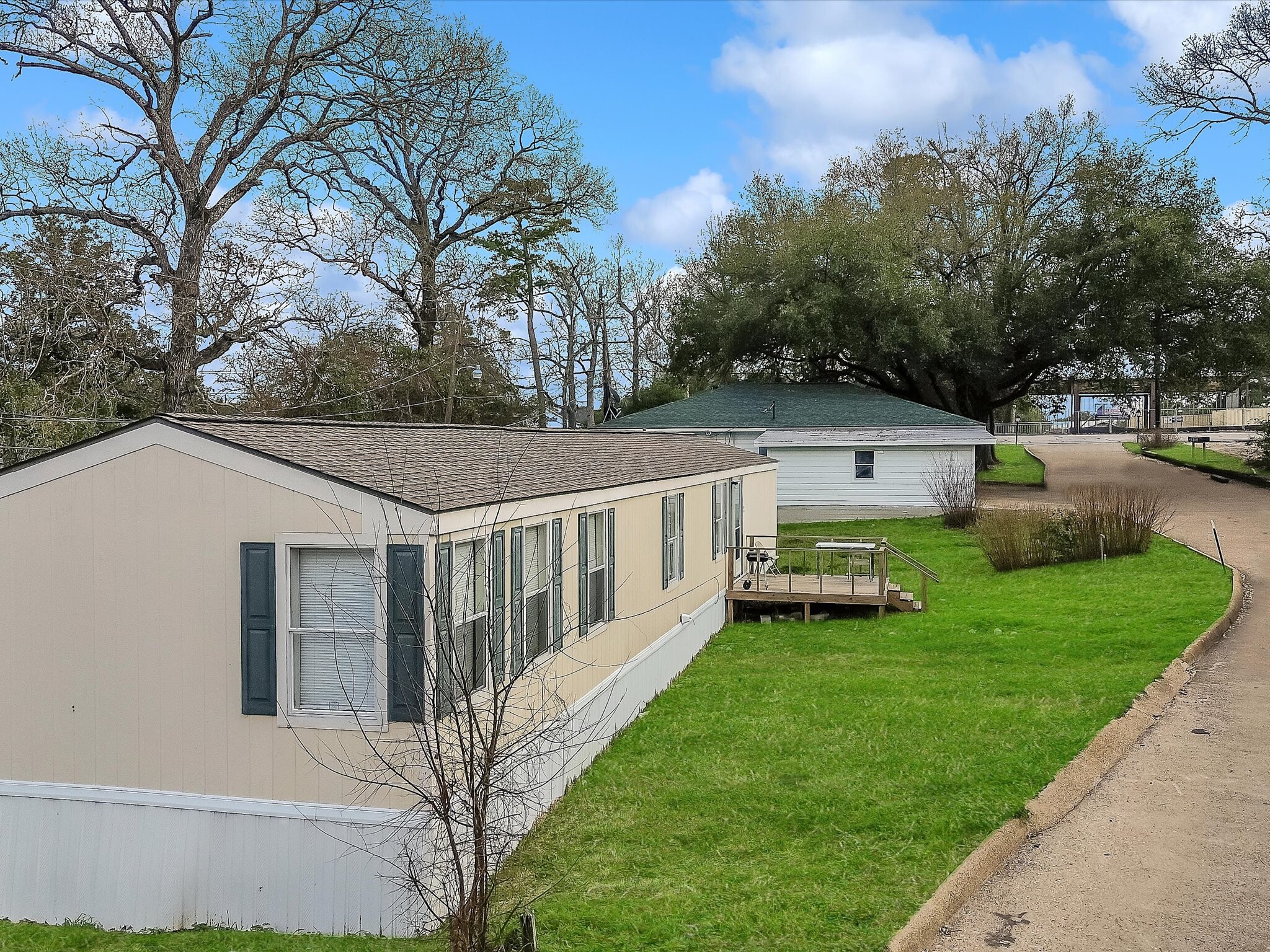 3102 Montgomery Rd, Huntsville, TX for Sale