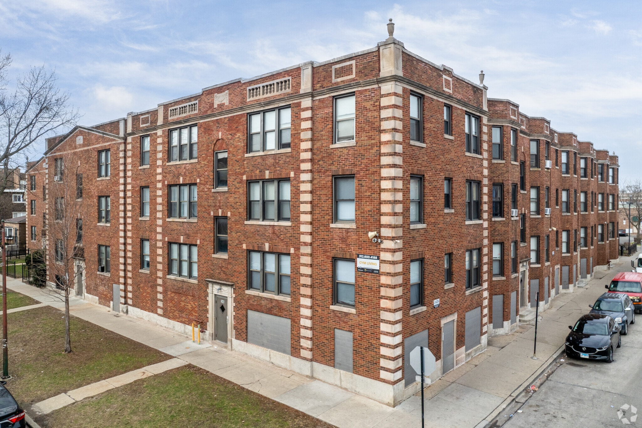 330 N Pine Ave, Chicago, IL for Sale