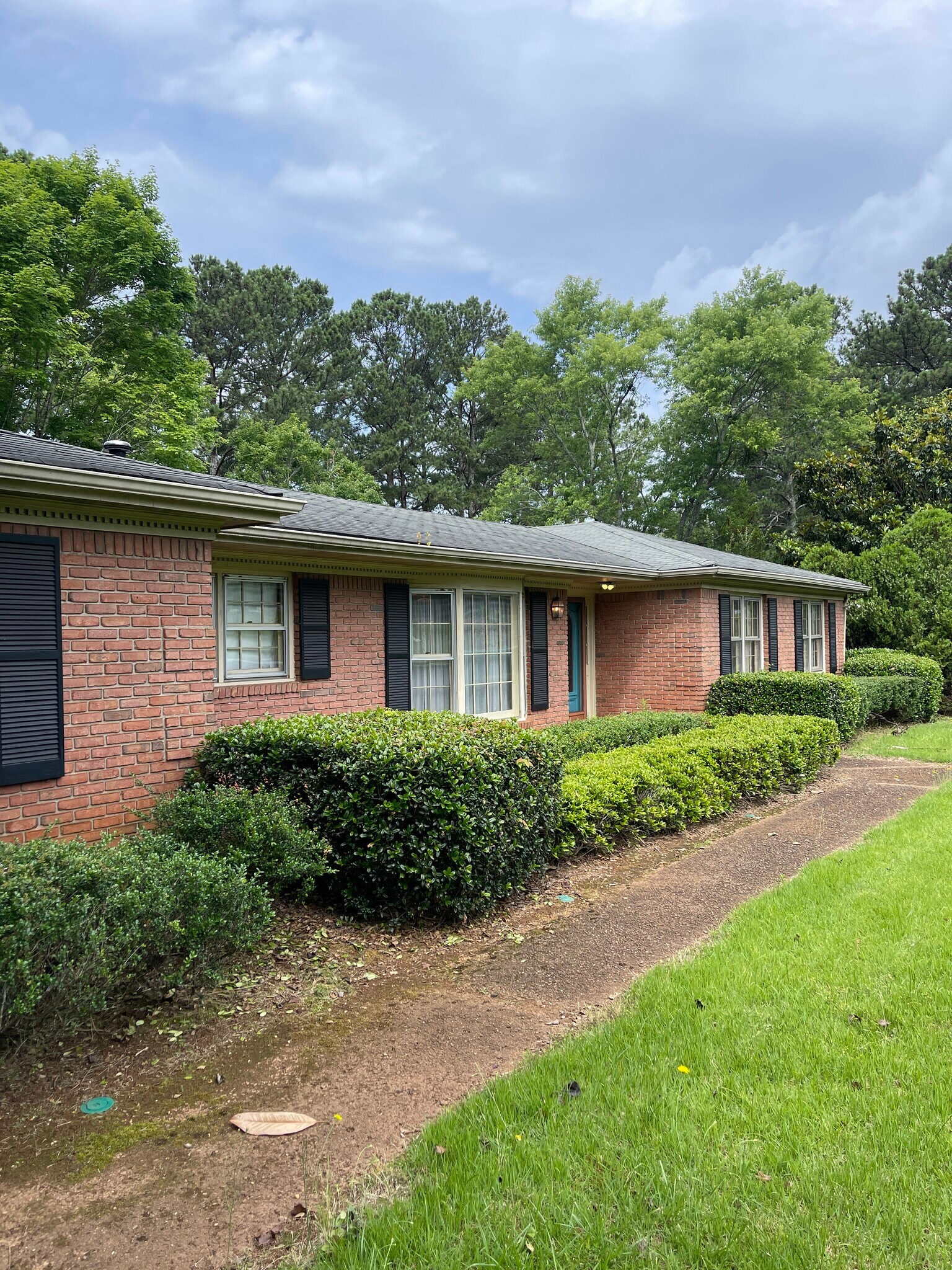 355 E Crossville Rd, Roswell, GA for Rent