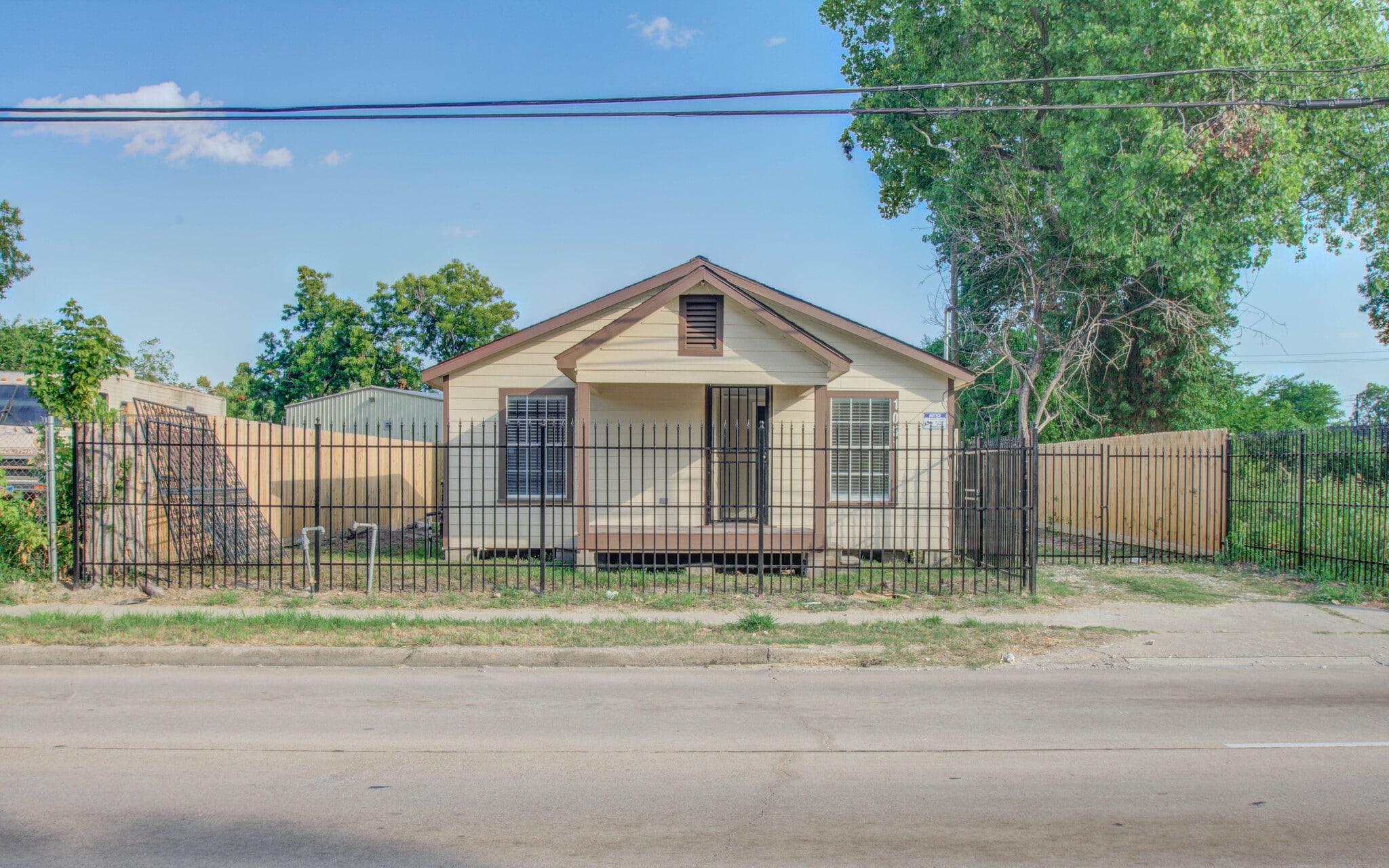 1051 W Little York Rd, Houston, TX for Sale