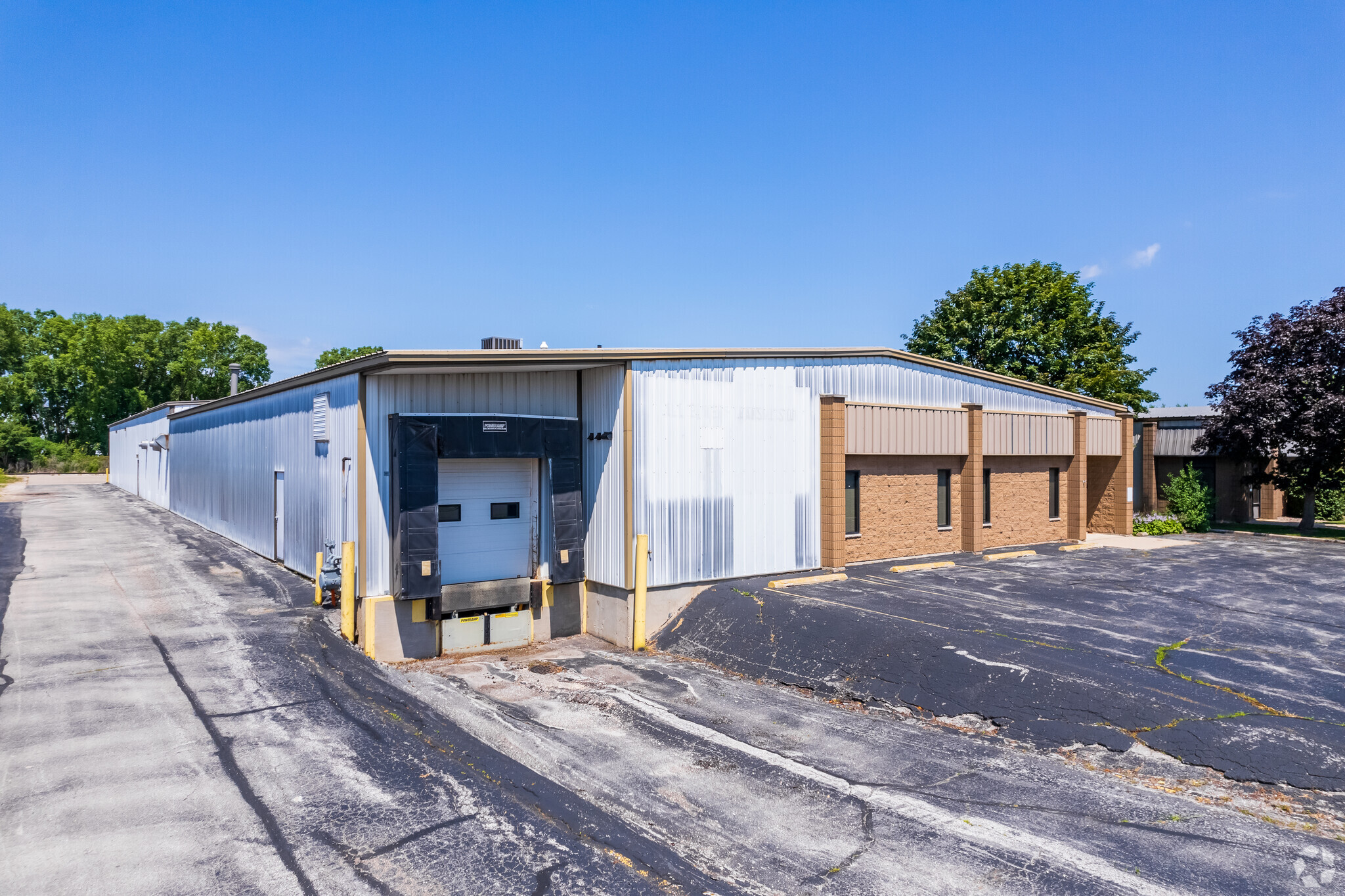 3146 Market St, Green Bay, WI for Sale