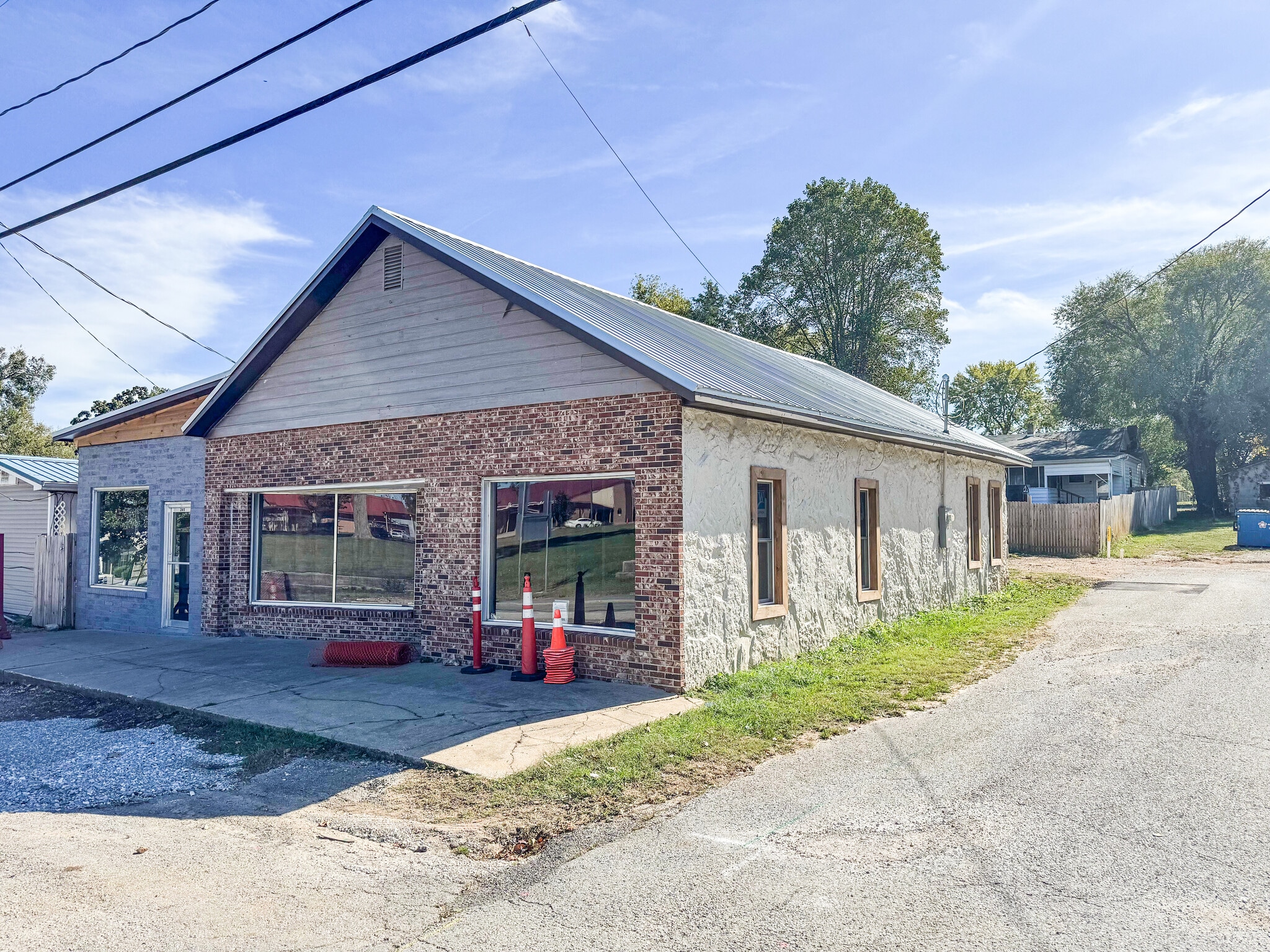 203-235 E Pickens Rd, Pea Ridge, AR for Sale
