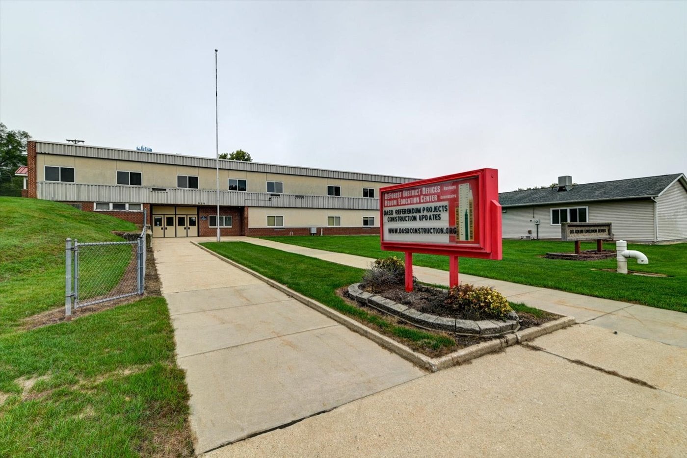 520 E Holum St, Deforest, WI for Sale
