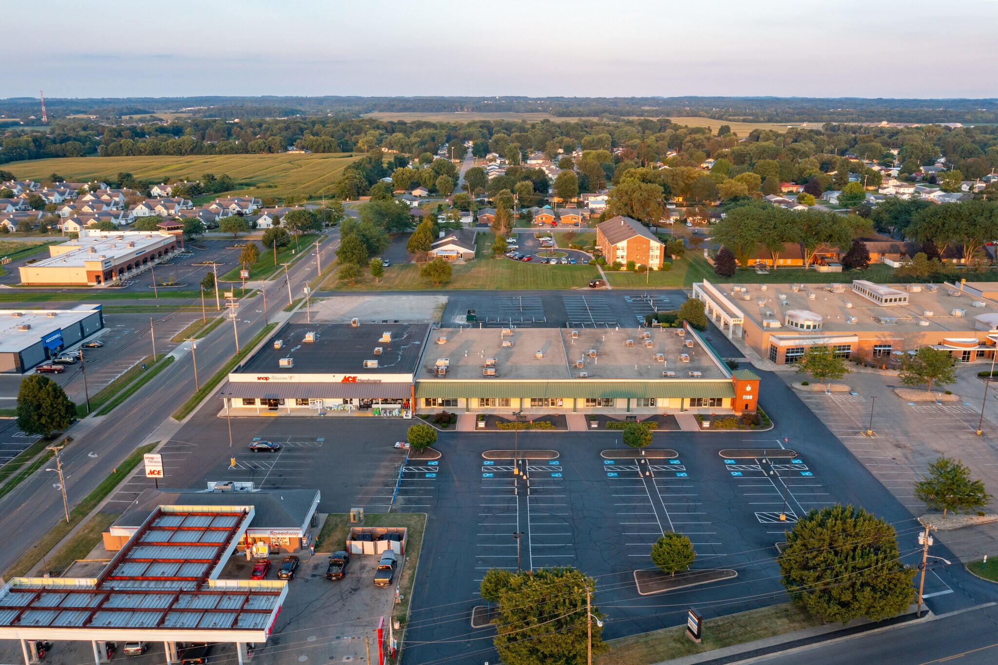 1190 N Court St, Circleville, OH for Rent