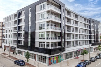 Milwaukee, WI Retail - 2111 E Ivanhoe Pl