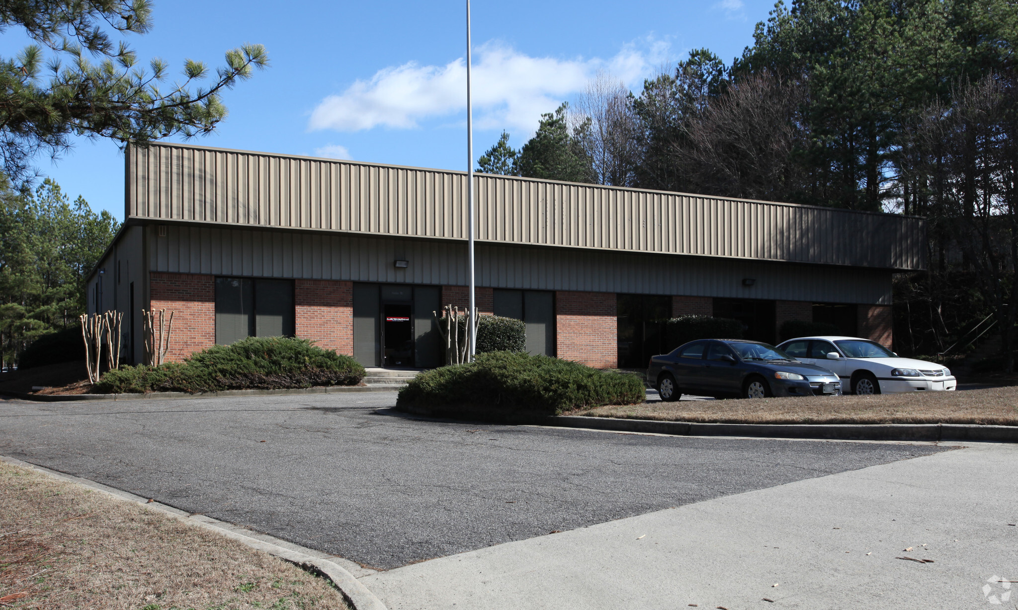 8181 Industrial Pl, Alpharetta, GA for Rent