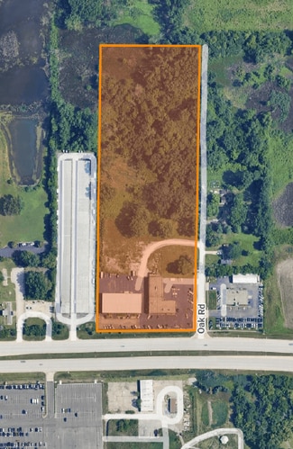 St Charles, IL Auto Dealership - 4200 E Main St