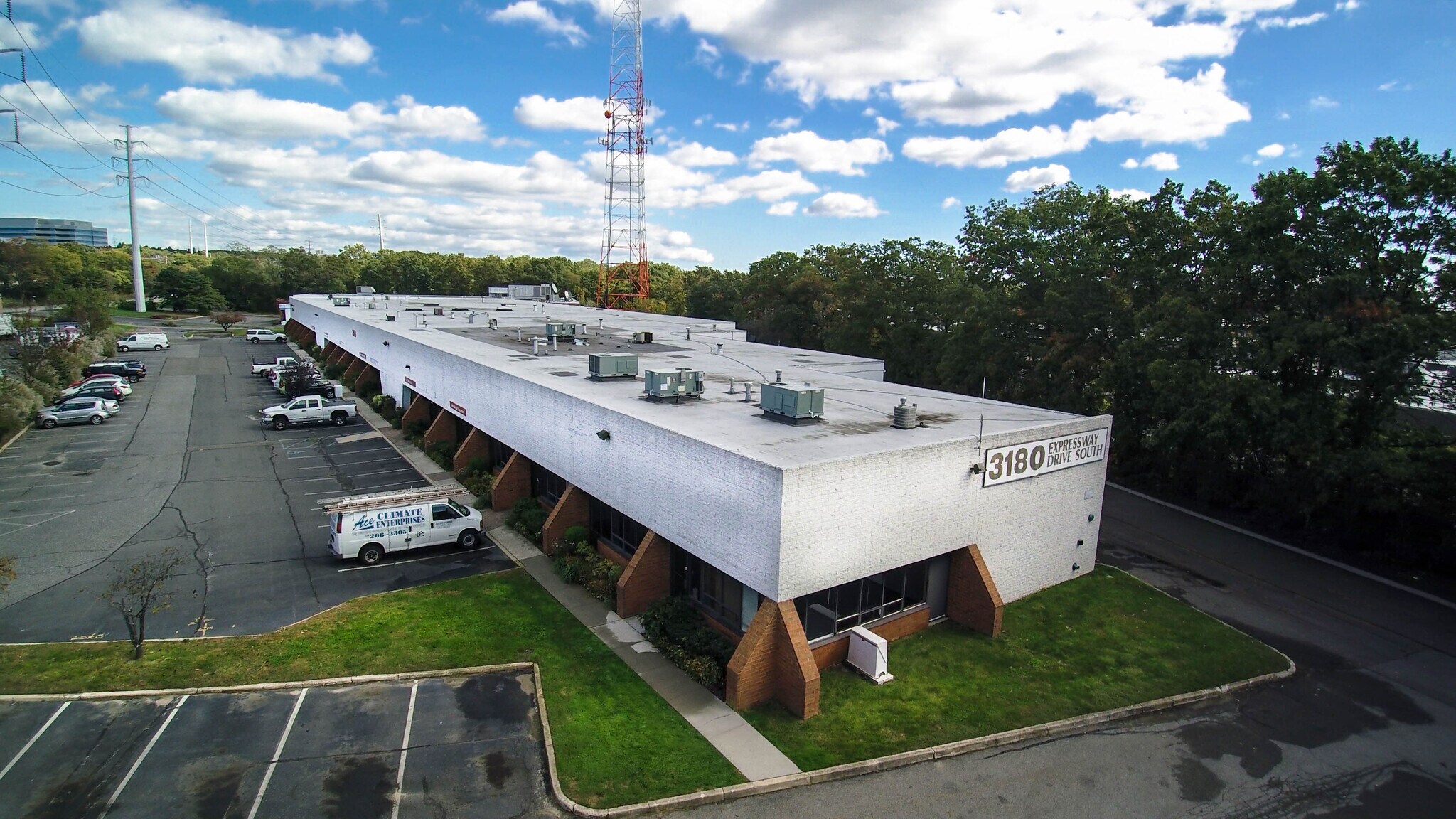 3180 Expressway Dr S, Islandia, NY for Rent