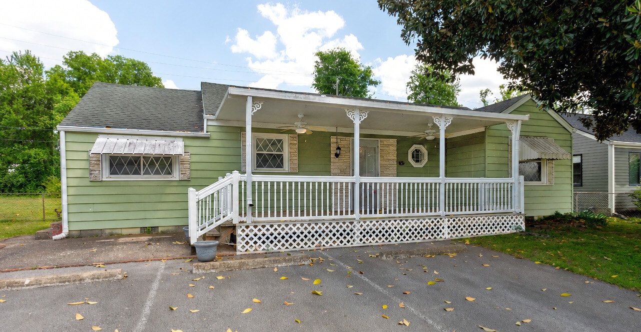 420 E Iris Dr, Nashville, TN for Sale
