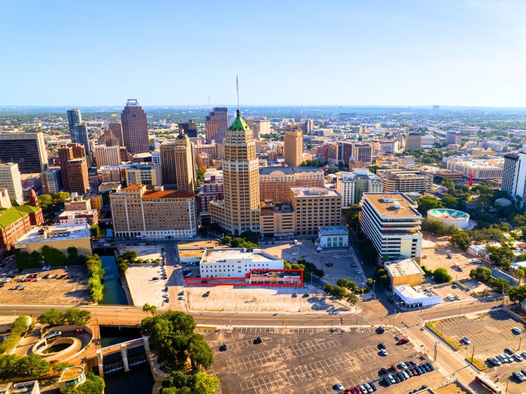 425-427 S Saint Marys St, San Antonio, TX for Sale