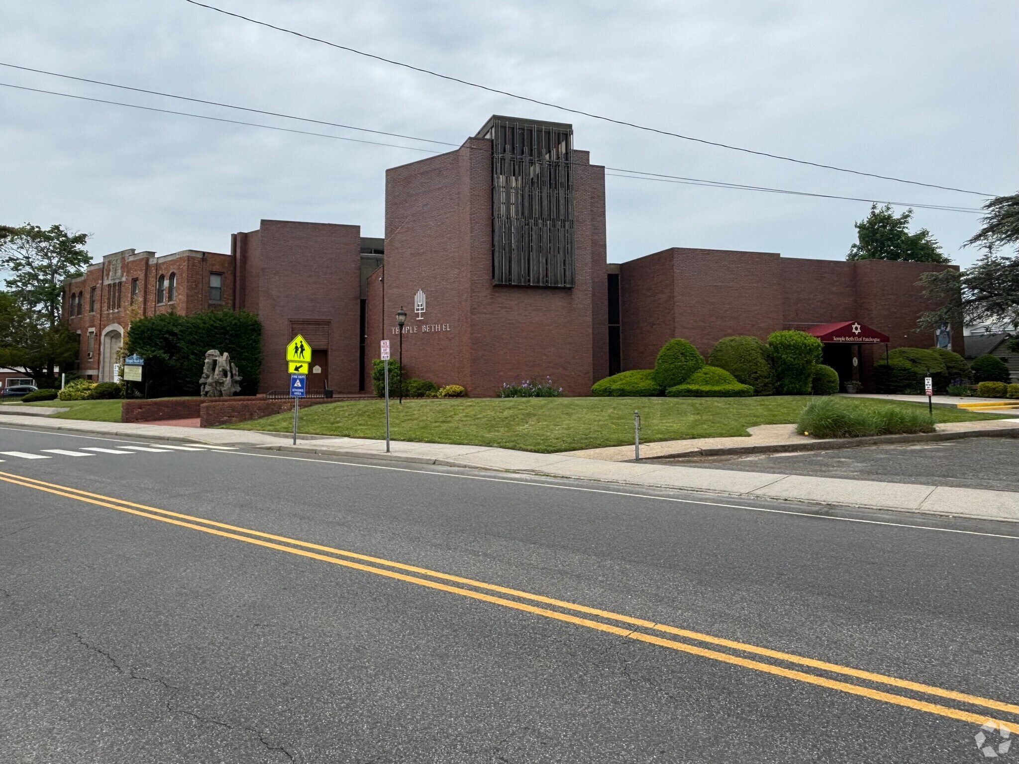 45 Oak St, Patchogue, NY for Rent