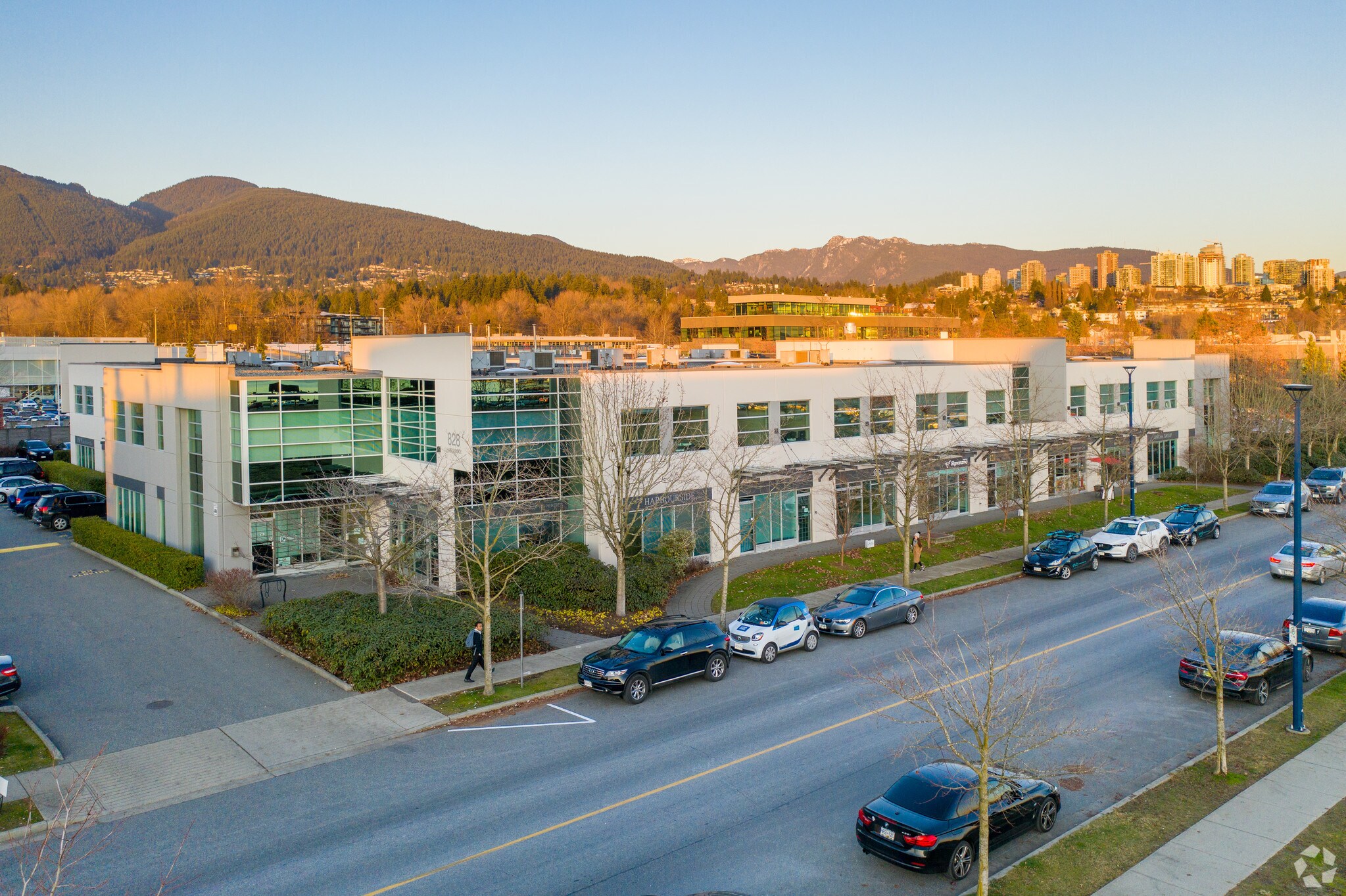 828 Harbourside Dr North Vancouver, BC V7P 3R9 Flex Property for Sale