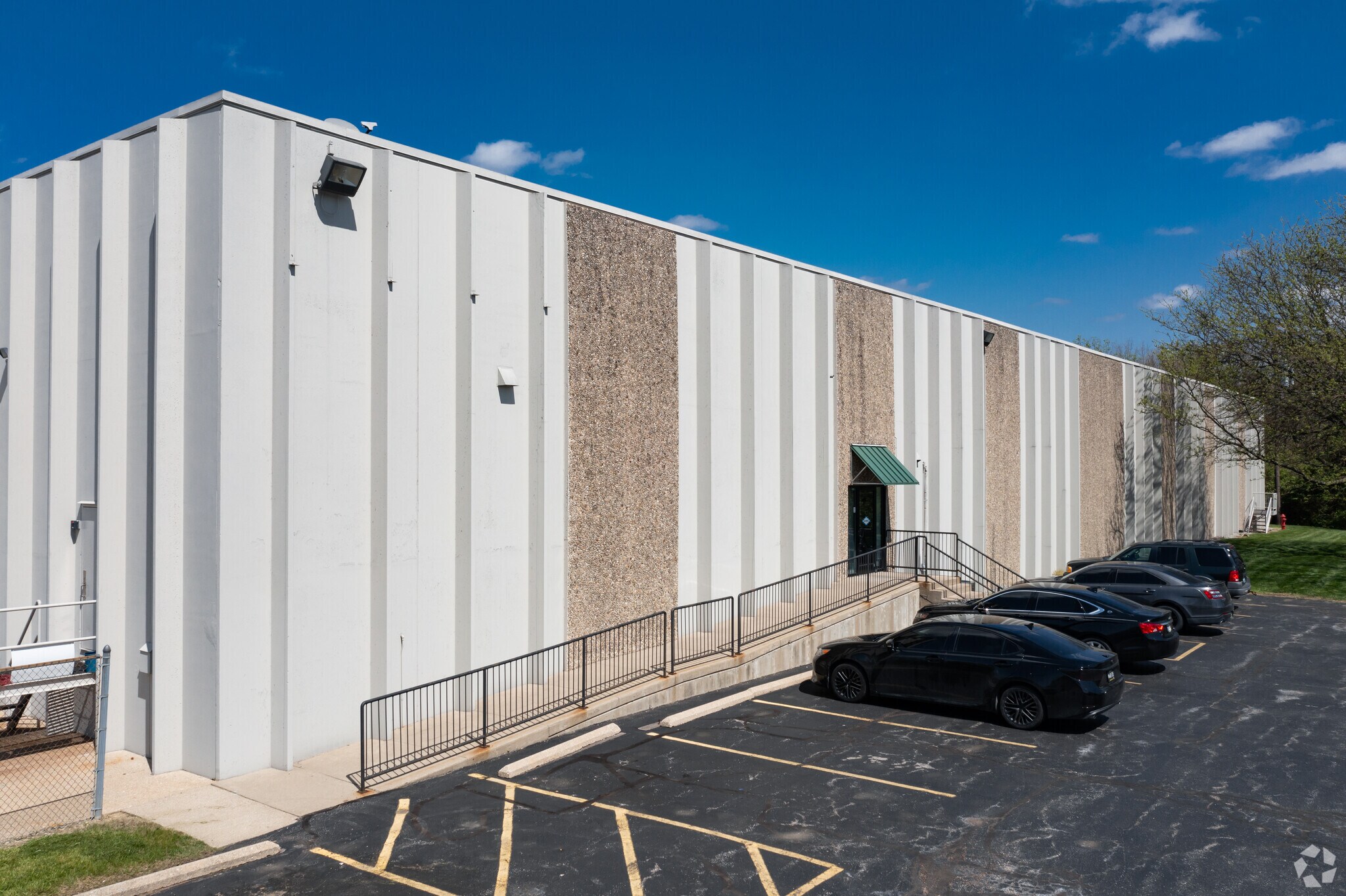 7090 Industrial Rd, Florence, KY for Rent