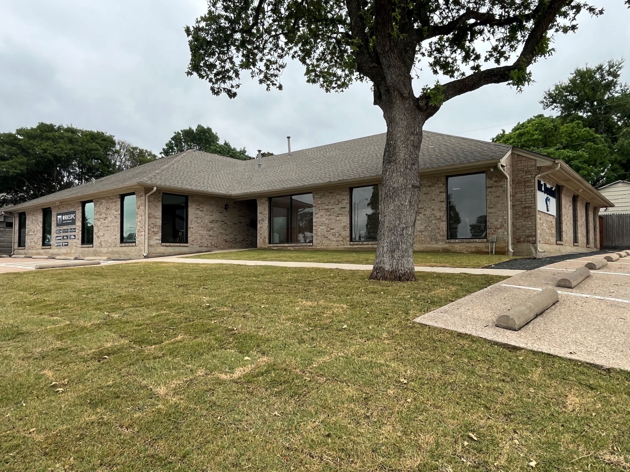 615 W Harwood Rd, Hurst, TX for Sale