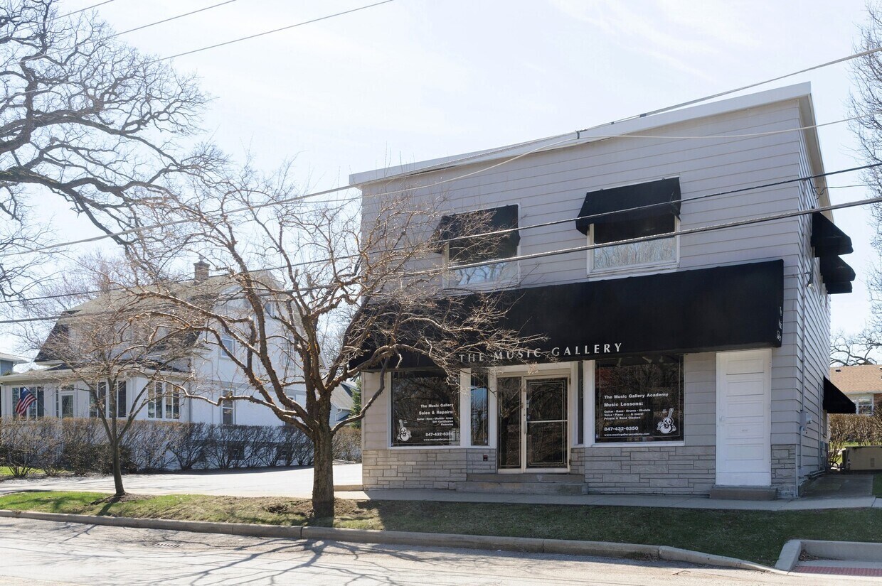 2542-2558 Green Bay Rd, Highland Park, IL for Sale
