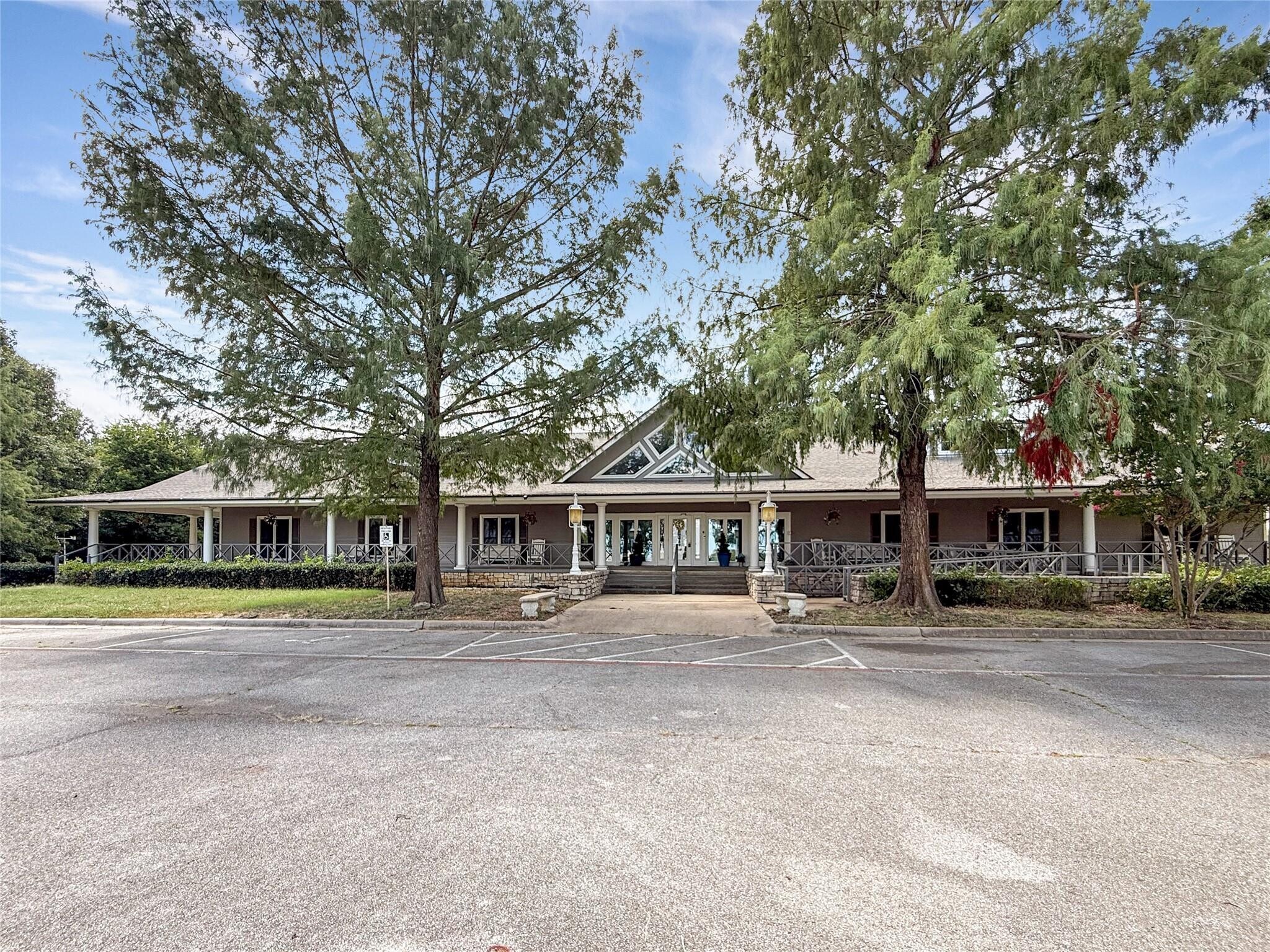 1100 Reba Macentire Ln, Denison, TX for Sale