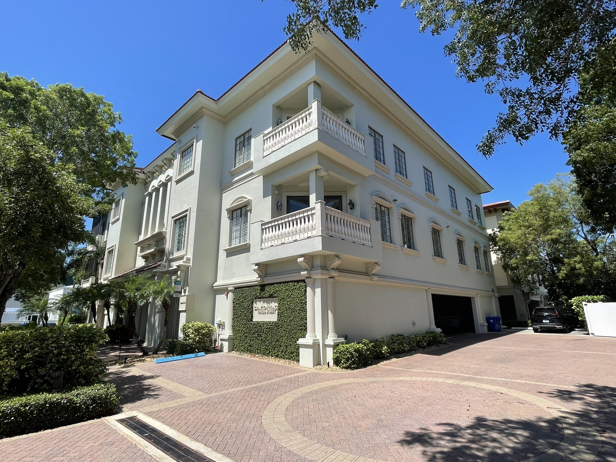 750 11th St S, Naples, FL for Sale