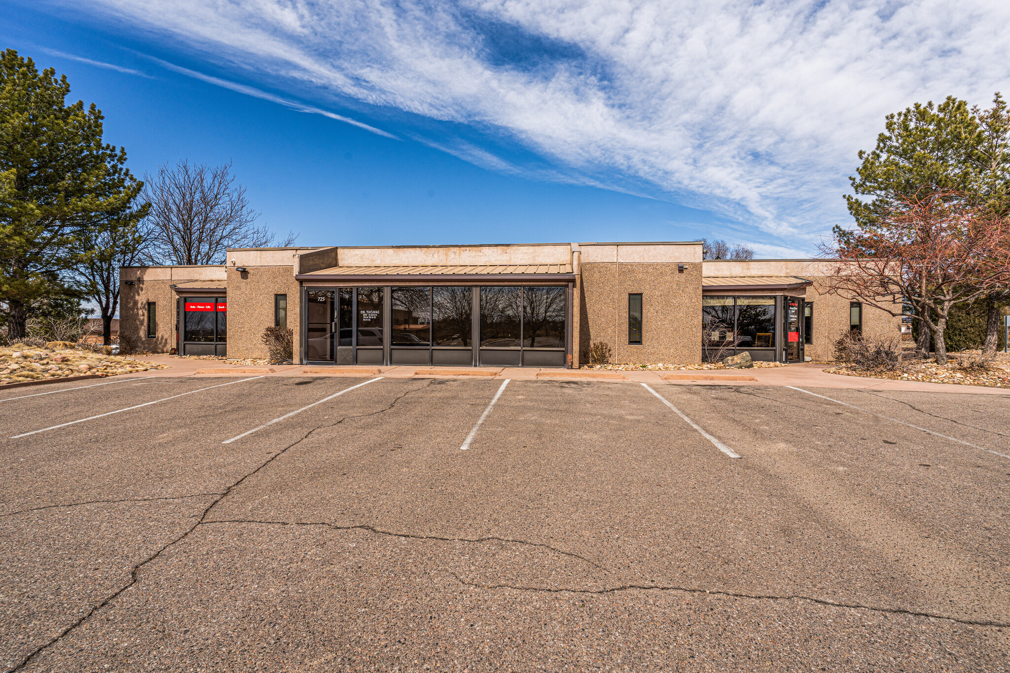 725 Desert Flower Blvd, Pueblo, CO for Rent