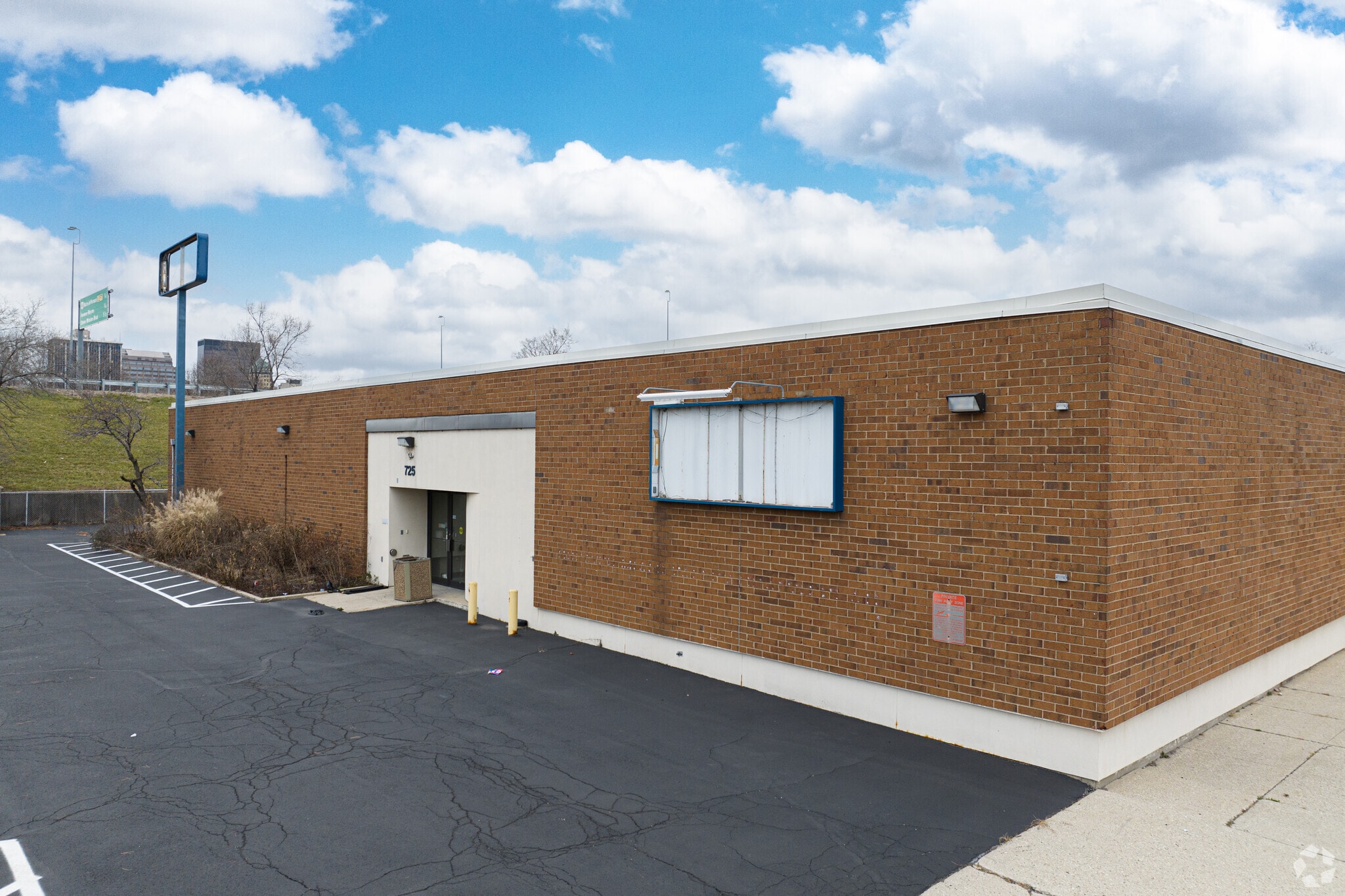 725 S Ludlow St, Dayton, OH for Sale