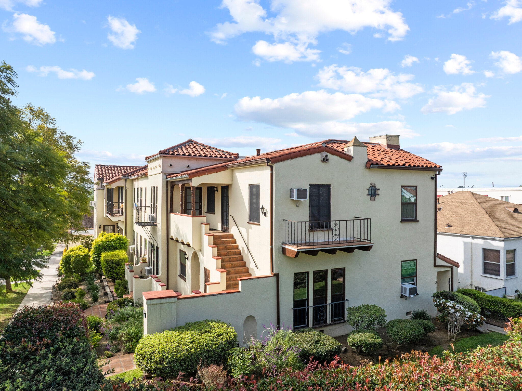 1542 E Broadway, Glendale, CA for Sale