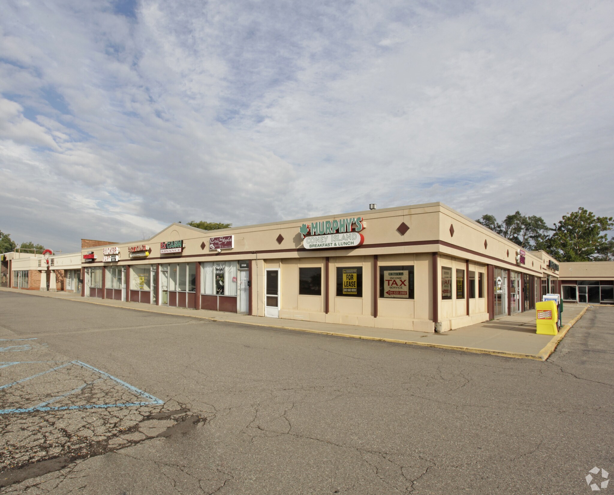 27500-27552 Schoolcraft Rd, Livonia, MI for Rent