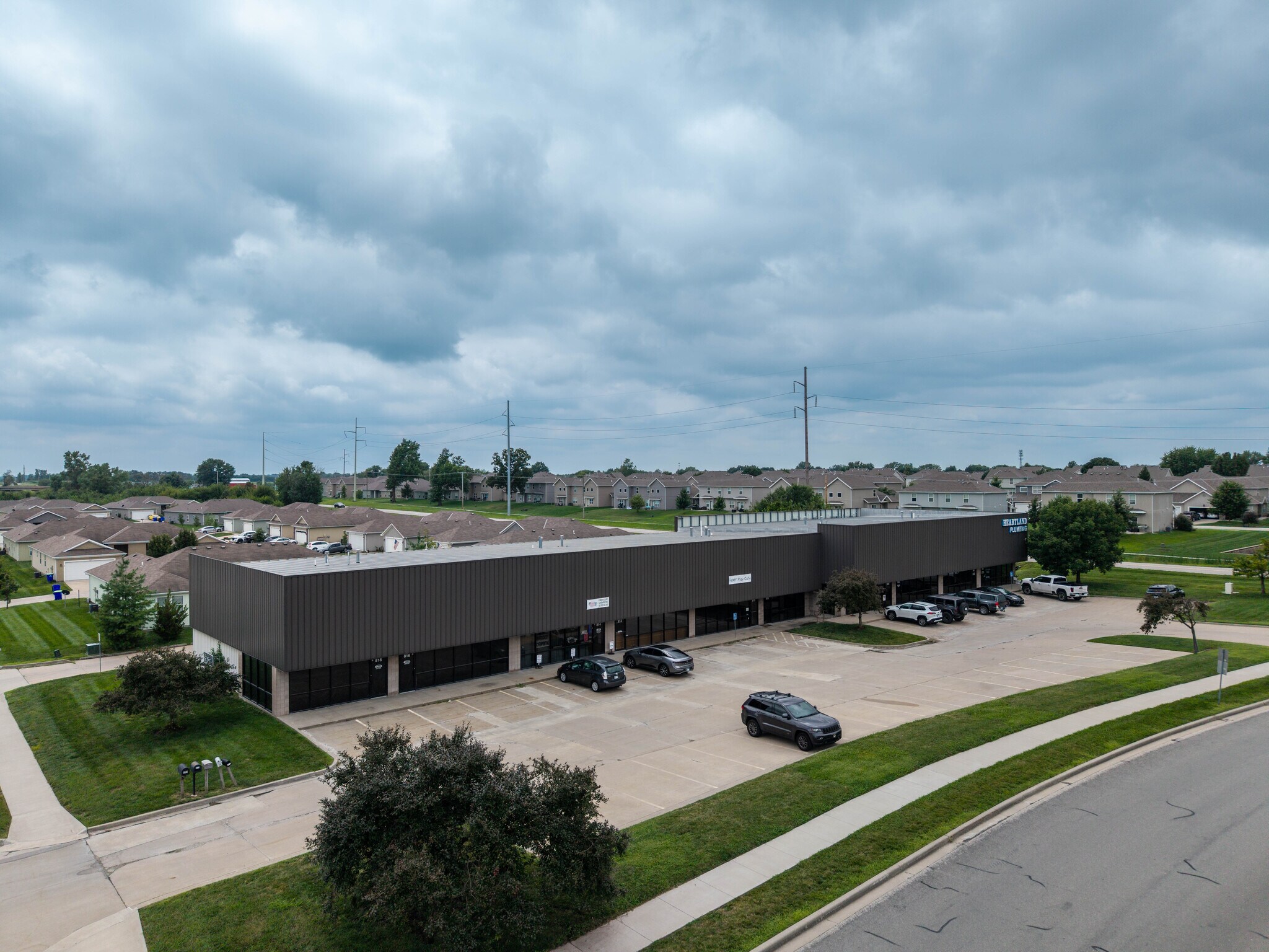 800 Creekside Dr, Gardner, KS for Sale