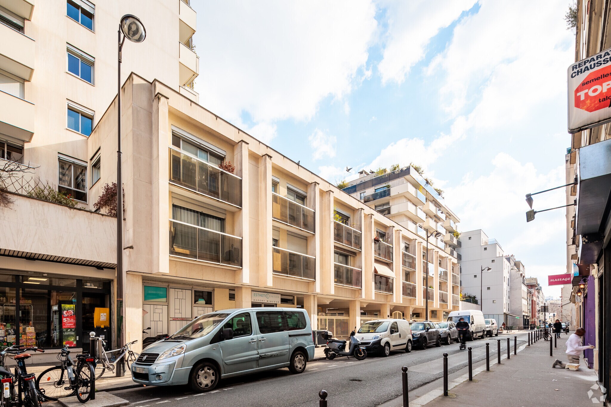 , Paris, PAR for Rent
