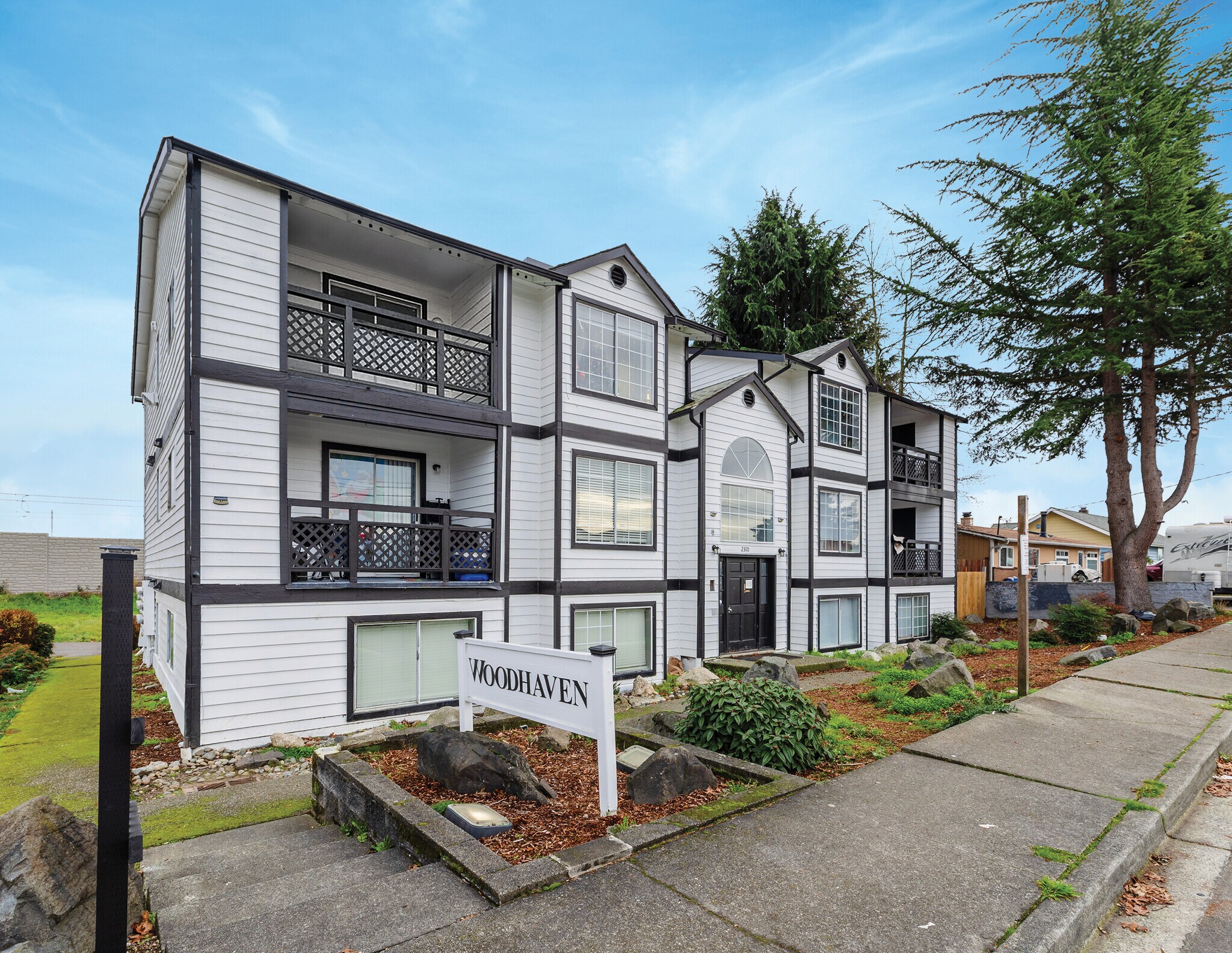 23110 30th Ave S, Des Moines, WA for Sale