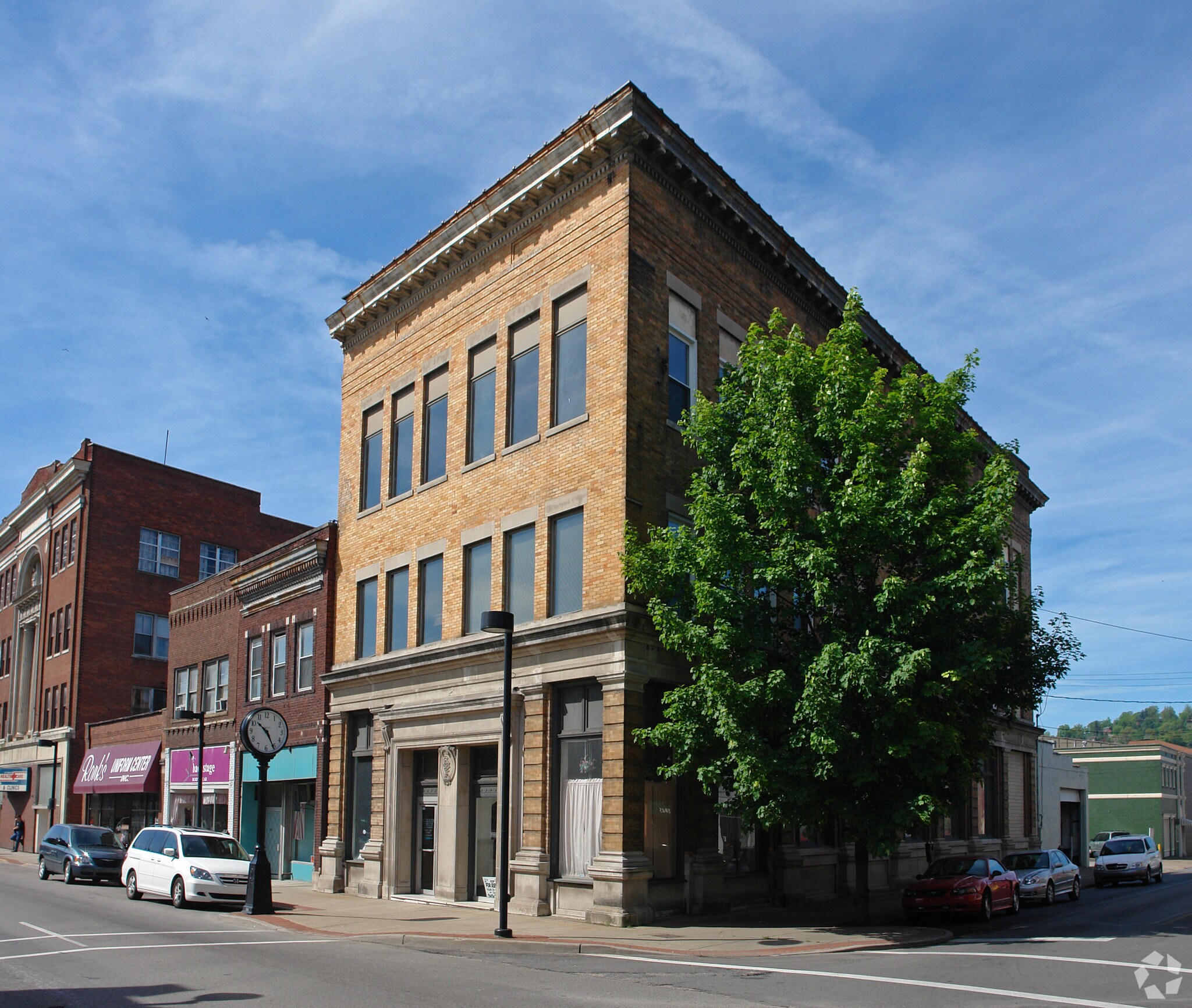 301-303 Washington St W, Charleston, WV for Rent
