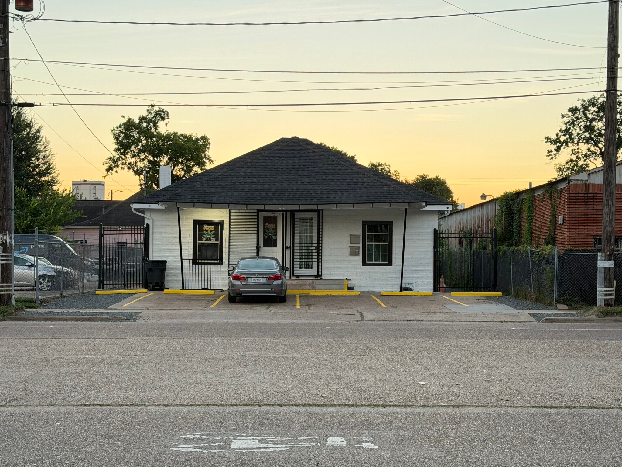 304 S Lockwood Dr, Houston, TX for Rent
