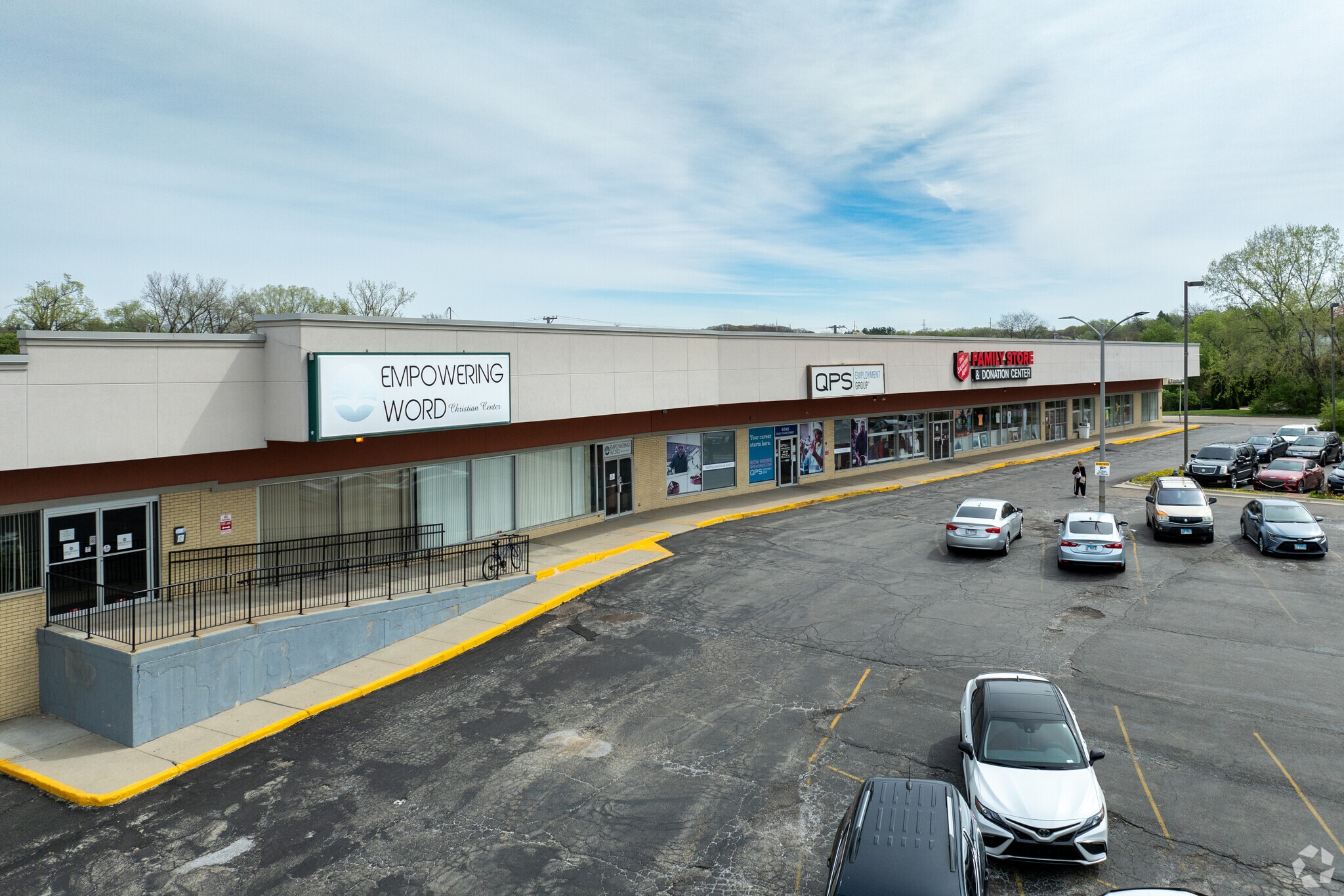 4010 E State St, Rockford, IL for Rent