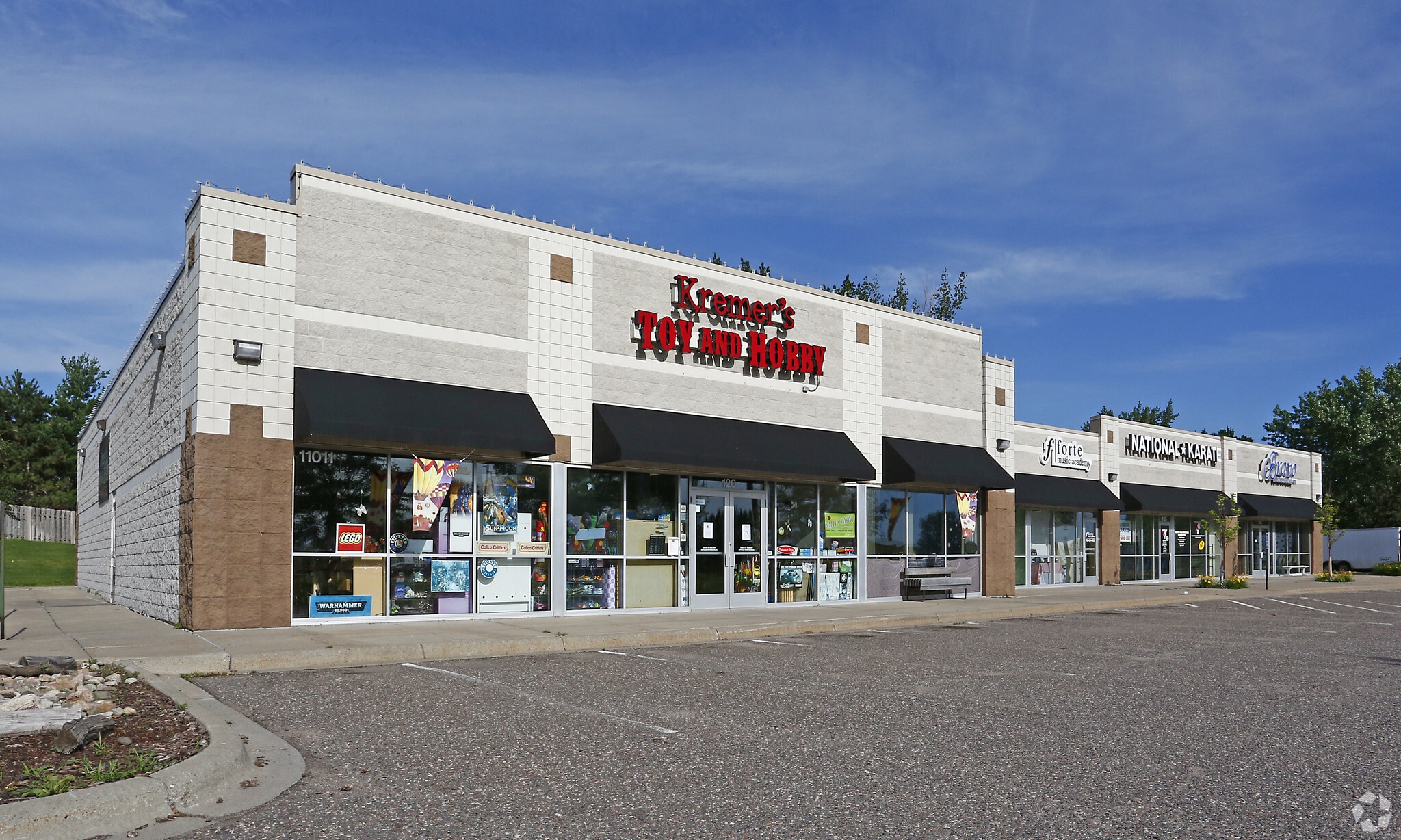 11011 NE 61st St, Albertville, MN for Rent