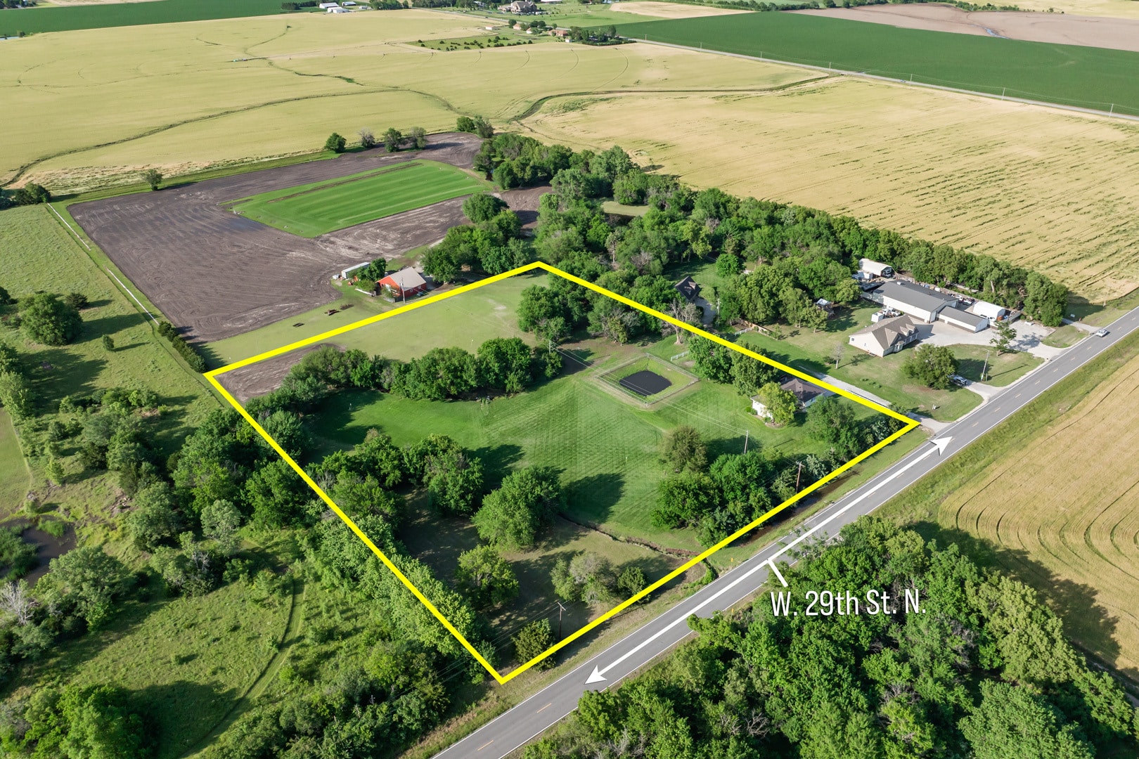 17300 W 29th St N, Colwich, KS for Sale