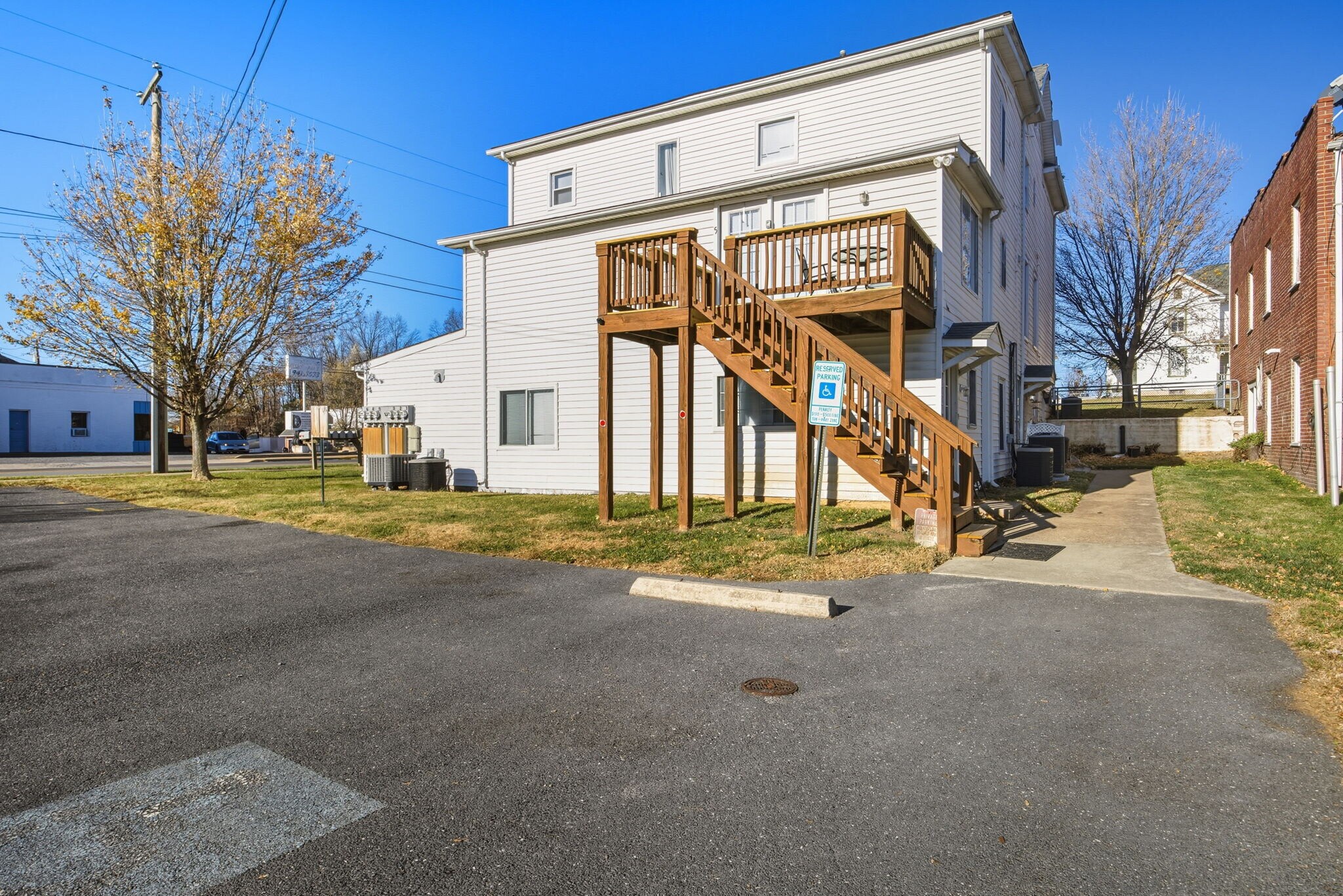 600 E Main St, Waynesboro, VA for Sale