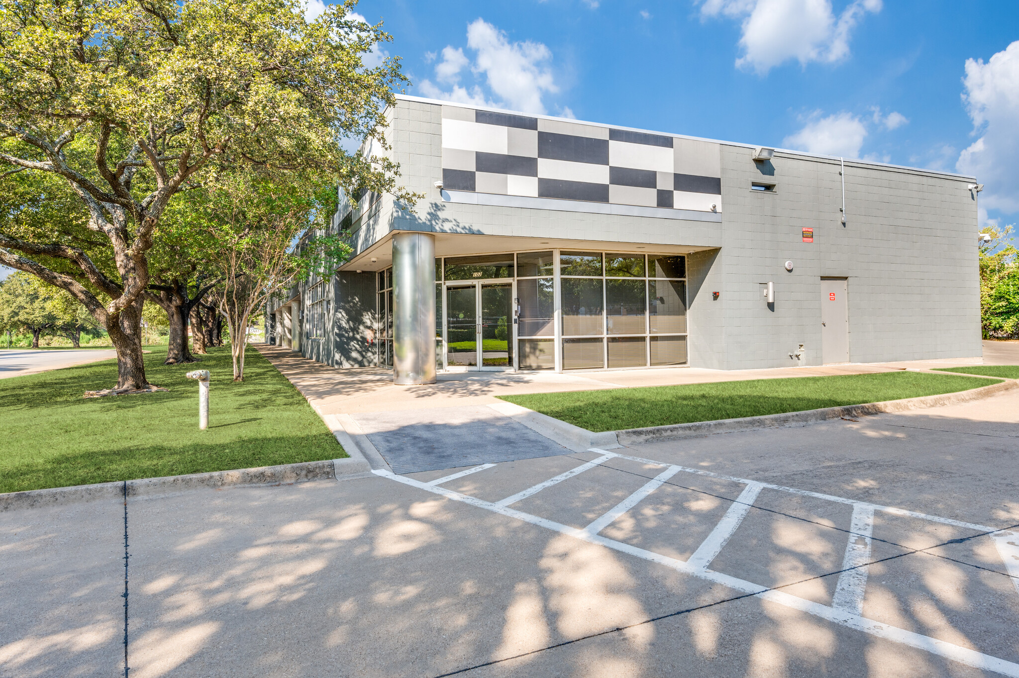 10105 W Technology Blvd, Dallas, TX for Rent