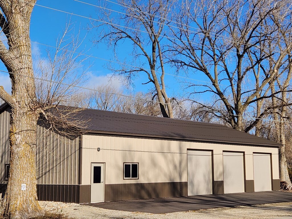 702 E Lake St, Ventura, IA for Sale