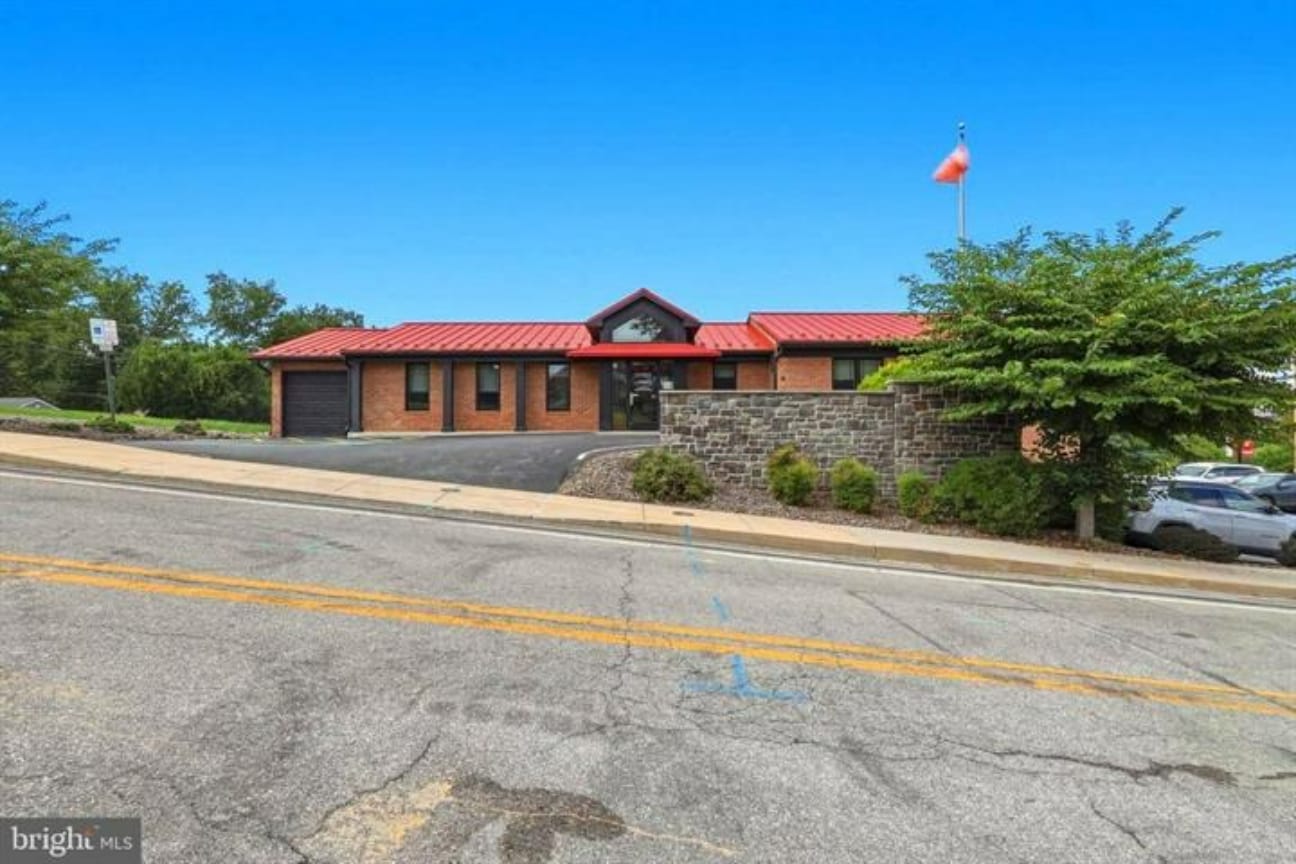 23 S Colonial Dr, Hagerstown, MD for Sale