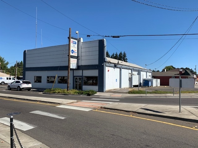 217 Main St SE, Albany, OR for Rent