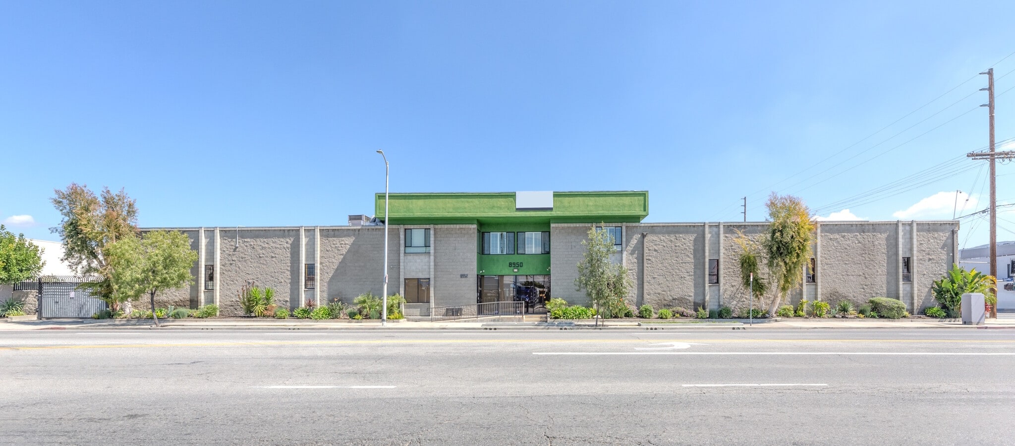 8950-8952 Glenoaks Blvd, Sun Valley, CA for Rent
