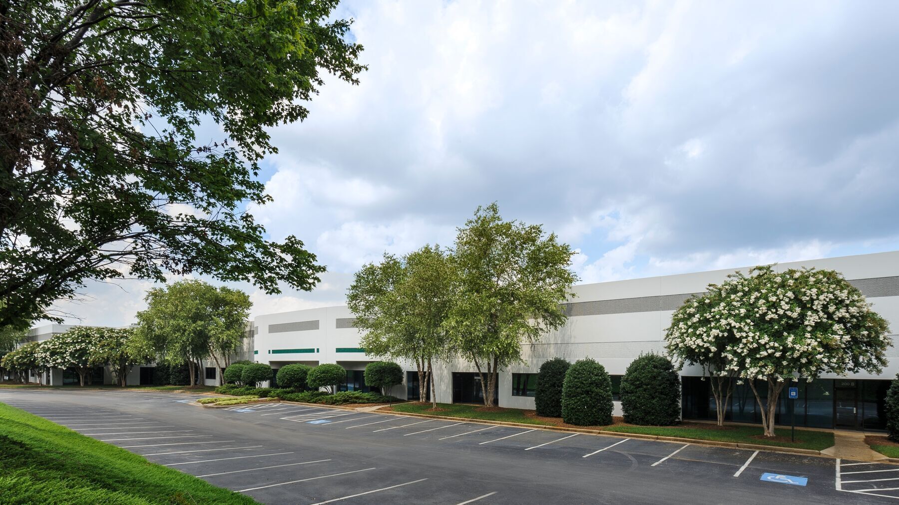 560 Atlanta S Pky, College Park, GA for Rent